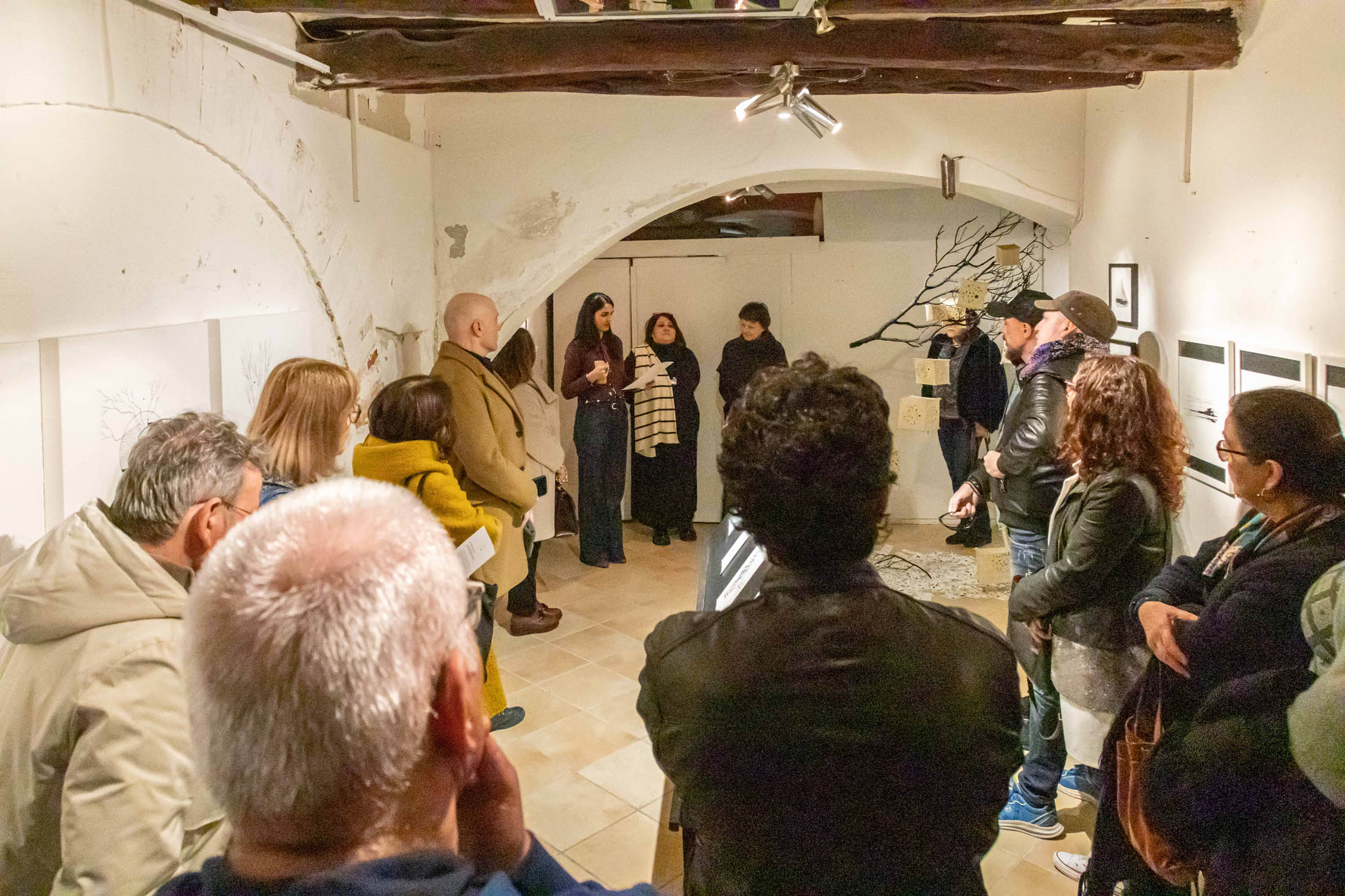 M.F. Angius, Case sospese nel tempo, inaugurazione, Spazio e Movimento - Cagliari